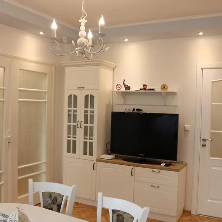 - Lets4holiday Апартамент